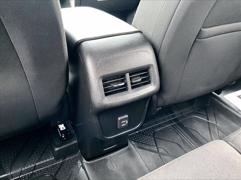 Used 2022 Chevrolet Equinox LT AWD/4WD image 34