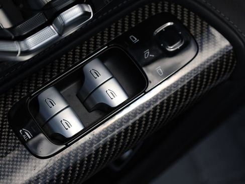 Used 2022 Mercedes-Benz SL 63 AMG 4MATIC image 12