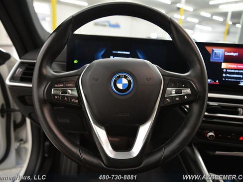 Used 2022 BMW i4 eDrive40 RWD image 32