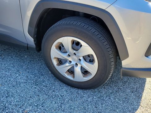 Used 2023 Toyota RAV4 LE image 7