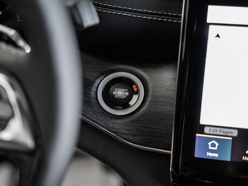 New 2025 Jeep Grand Cherokee Overland image 28