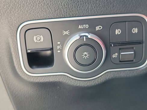 Used 2025 Mercedes-Benz GLA 250 image 23