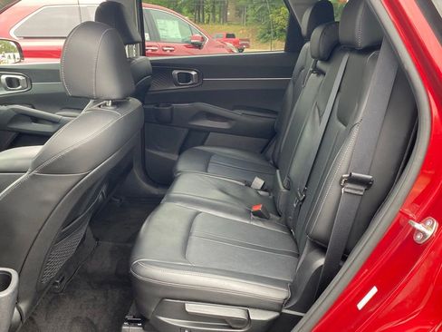 Used 2023 Kia Sorento S w/ Panoramic Sunroof Package FWD image 8