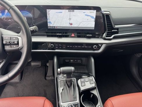 Certified 2025 Kia Sportage SX image 21