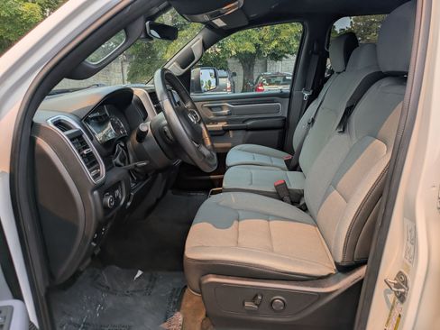 Used 2022 RAM 1500 Big Horn AWD/4WD image 17