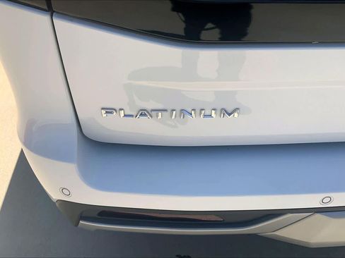 Used 2025 Ford Expedition Platinum AWD/4WD image 10