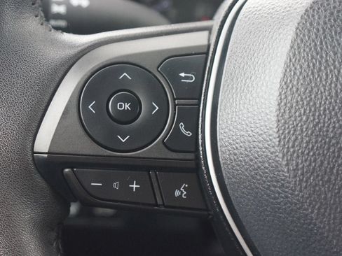 Used 2022 Toyota RAV4 XLE AWD/4WD image 10