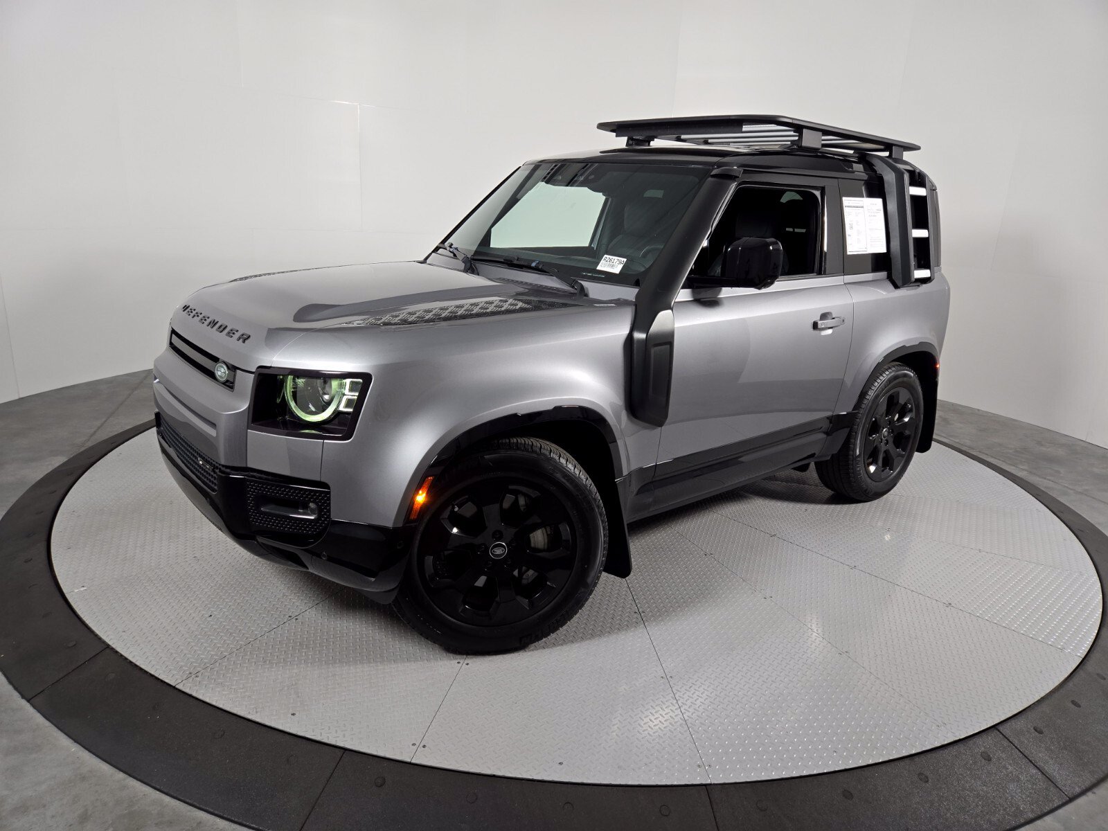Used 2023 Land Rover Defender 90 X-Dynamic SE AWD/4WD image 1