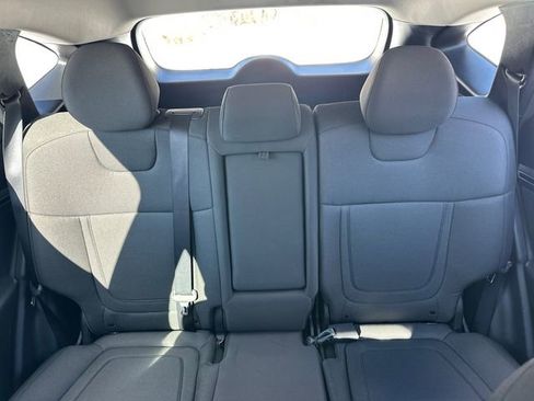 Used 2023 Hyundai Tucson SE image 34