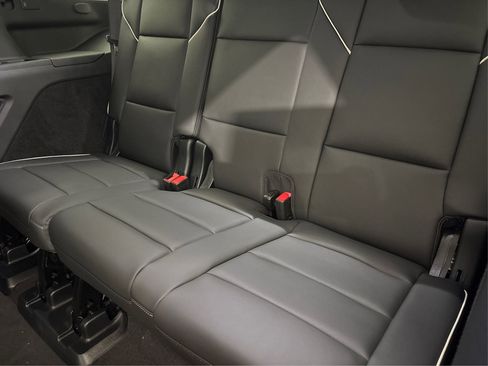 New 2025 Cadillac Escalade Premium Luxury image 12