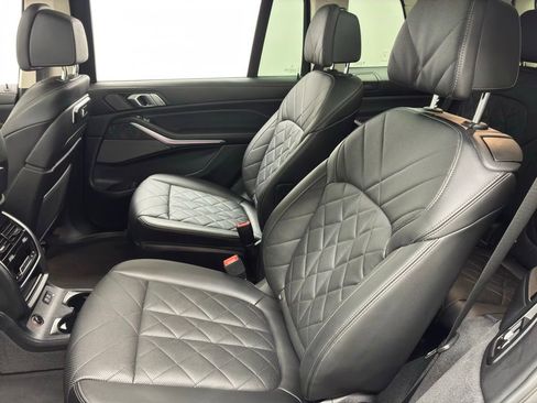 Used 2023 BMW X7 xDrive40i w/ Premium Package image 43
