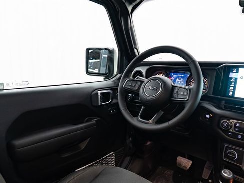 New 2026 Jeep Gladiator Sport AWD/4WD image 11