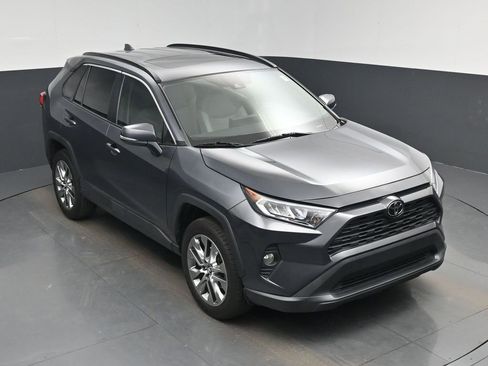 Used 2020 Toyota RAV4 XLE Premium image 36