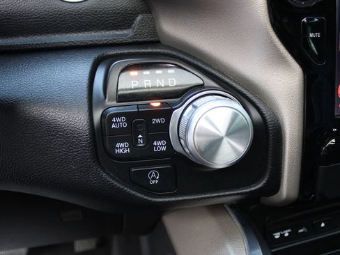Used 2019 RAM 1500 Laramie AWD/4WD image 18
