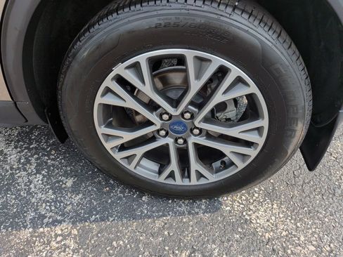 Certified 2020 Ford Escape SEL AWD/4WD image 31