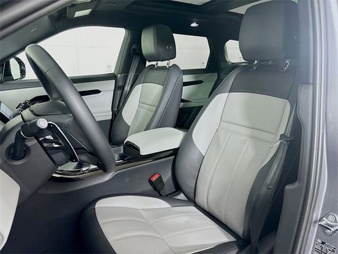 Used 2026 Land Rover Range Rover Evoque Dynamic SE image 11