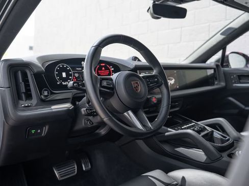 Certified 2024 Porsche Cayenne Turbo GT AWD/4WD image 4
