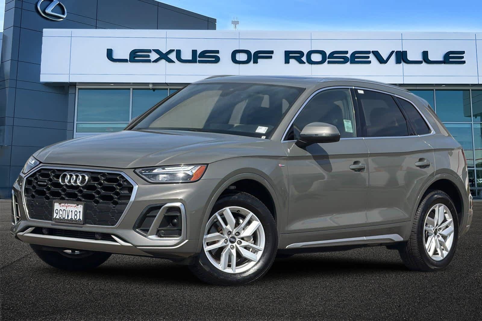 Used 2023 Audi Q5 2.0T Premium w/ Convenience Package AWD/4WD image 1