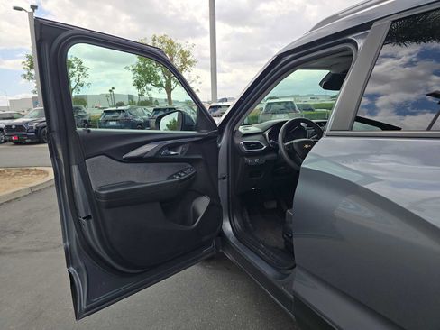 Used 2022 Chevrolet TrailBlazer LT w/ LPO, Blackout Package FWD image 21
