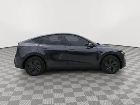 Used 2026 Tesla Model Y AWD image 13