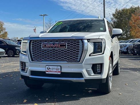 Used 2023 GMC Yukon Denali image 2