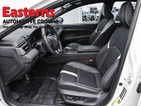 Used 2025 Toyota Camry SE FWD image 13