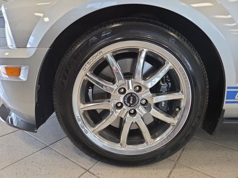 Used 2009 Ford Mustang Shelby GT500 RWD image 14