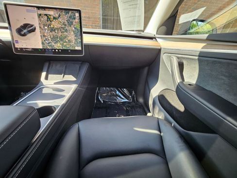 Used 2024 Tesla Model Y Long Range AWD/4WD image 55
