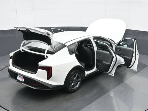 Used 2025 Kia K4 FWD image 30