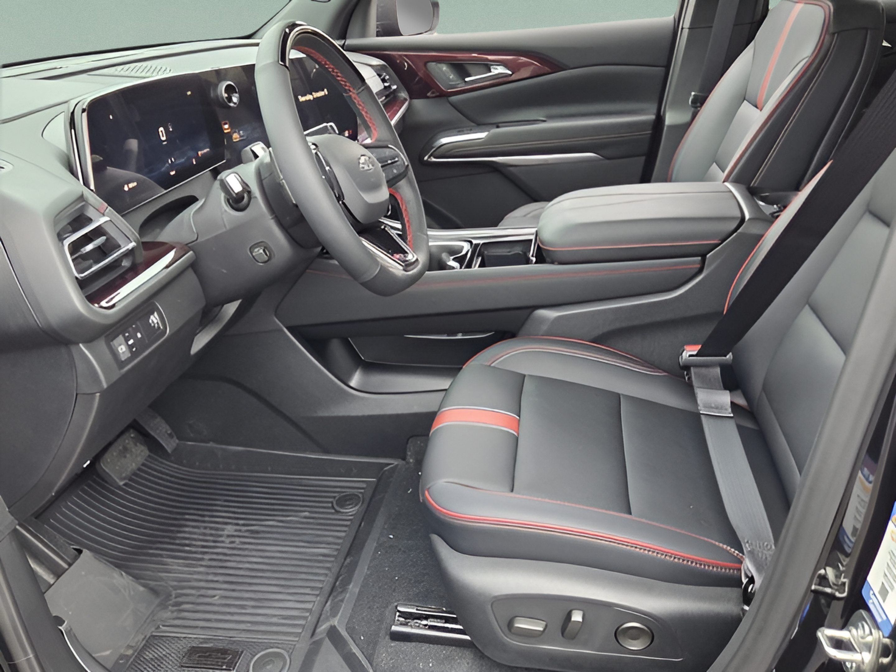 New 2027 Chevrolet Traverse RS w/ LPO, Floor Liner Package FWD image 9