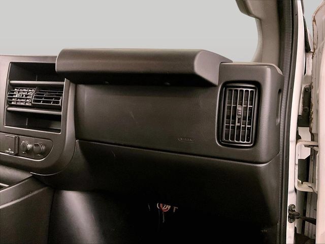 Used 2018 Chevrolet Express 3500 LT w/ LT Preferred Equipment Group RWD image 15