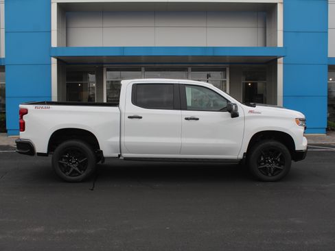 New 2026 Chevrolet Silverado 1500 LT Trail Boss w/ LT Trail Boss Premium Package AWD/4WD image 3