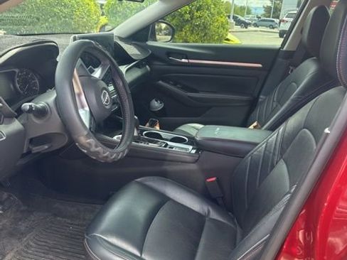 Used 2024 Nissan Altima 2.5 SR w/ SR Premium Package AWD/4WD image 5