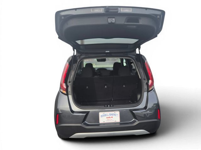 Used 2025 Kia Soul LX w/ LX Technology Package FWD image 10