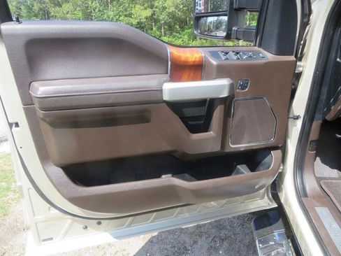 Used 2017 Ford F250 King Ranch w/ Chrome Package AWD/4WD image 14
