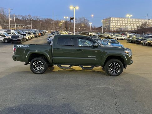Used 2021 Toyota Tacoma TRD Sport w/ Technology Package image 7