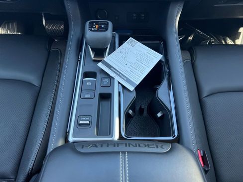 New 2026 Nissan Pathfinder SL image 11