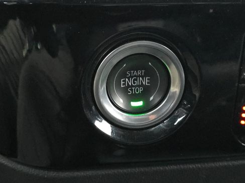 Used 2024 GMC Sierra 1500 SLT image 28