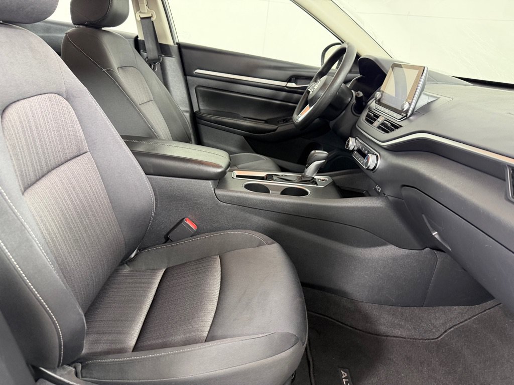 Used 2022 Nissan Altima 2.5 SV FWD image 21