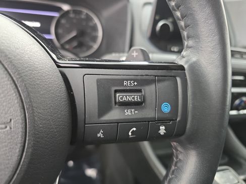 Certified 2023 Nissan Rogue SL w/ SL Premium Package image 18