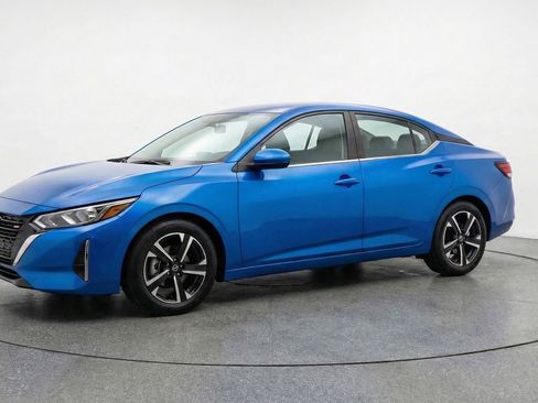 Used 2025 Nissan Sentra SV FWD image 3