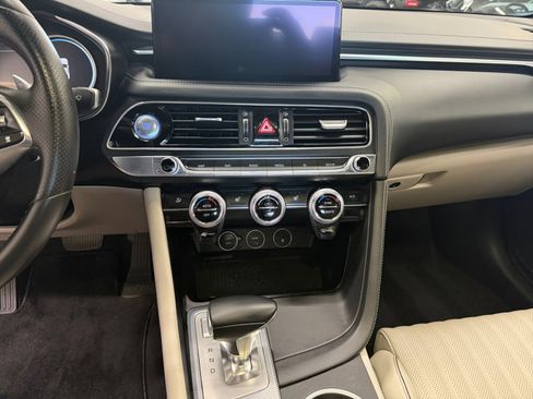 Used 2022 Genesis G70 2.0T w/ Prestige Package RWD image 15