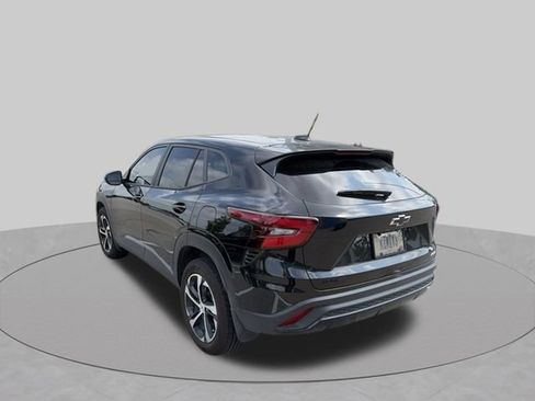 Used 2026 Chevrolet Trax RS w/ Sunroof Package FWD image 4