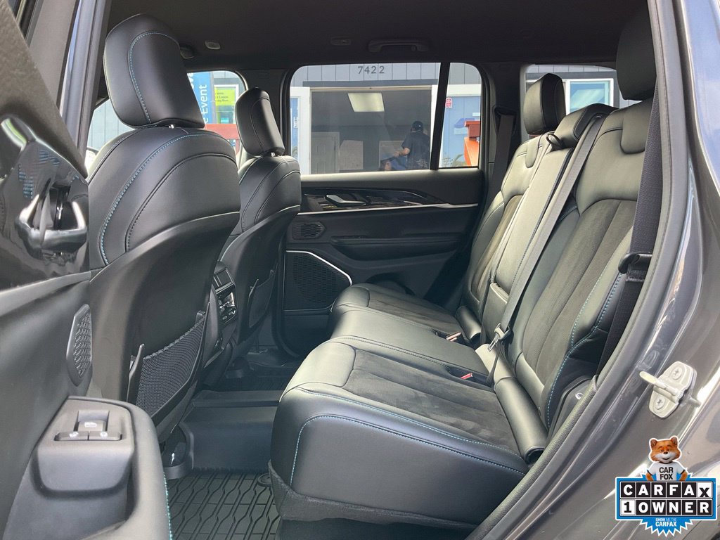 Used 2023 Jeep Grand Cherokee Trailhawk AWD/4WD image 9