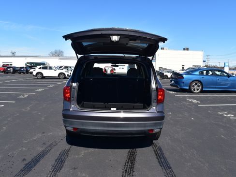 Certified 2017 Honda Pilot LX image 9