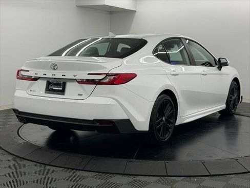 Used 2026 Toyota Camry SE FWD image 10