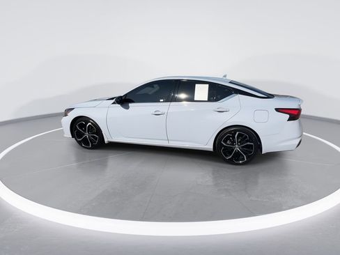 Used 2023 Nissan Altima 2.5 SR w/ SR Premium Package FWD image 5