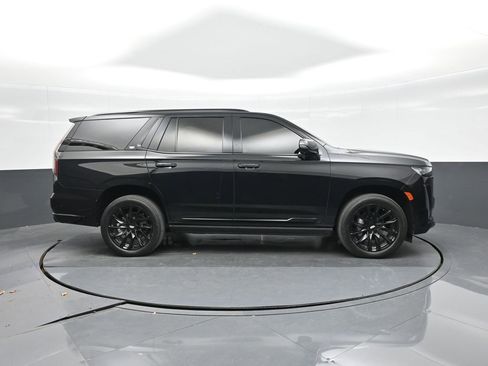 Used 2024 Cadillac Escalade Sport w/ LPO, ONYX Package image 16