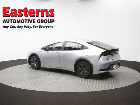 Used 2025 Toyota Prius LE FWD image 61