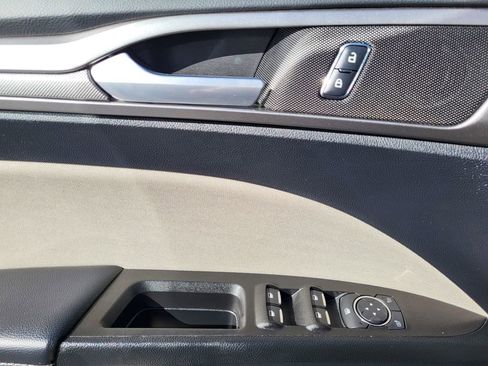 Used 2018 Ford Fusion S image 16